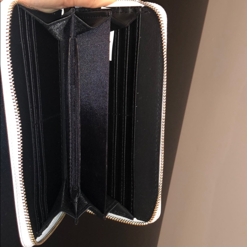 wallet - Picture 3 of 3